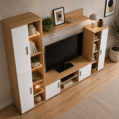 Vue plongeante d’un meuble TV bibliothèque en bois blanc avec étagères LED et grands rangements