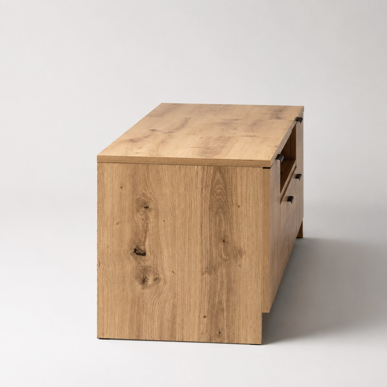 Vue de côté du meuble TV bois avec rangement Kano, structure robuste et lignes épurées.