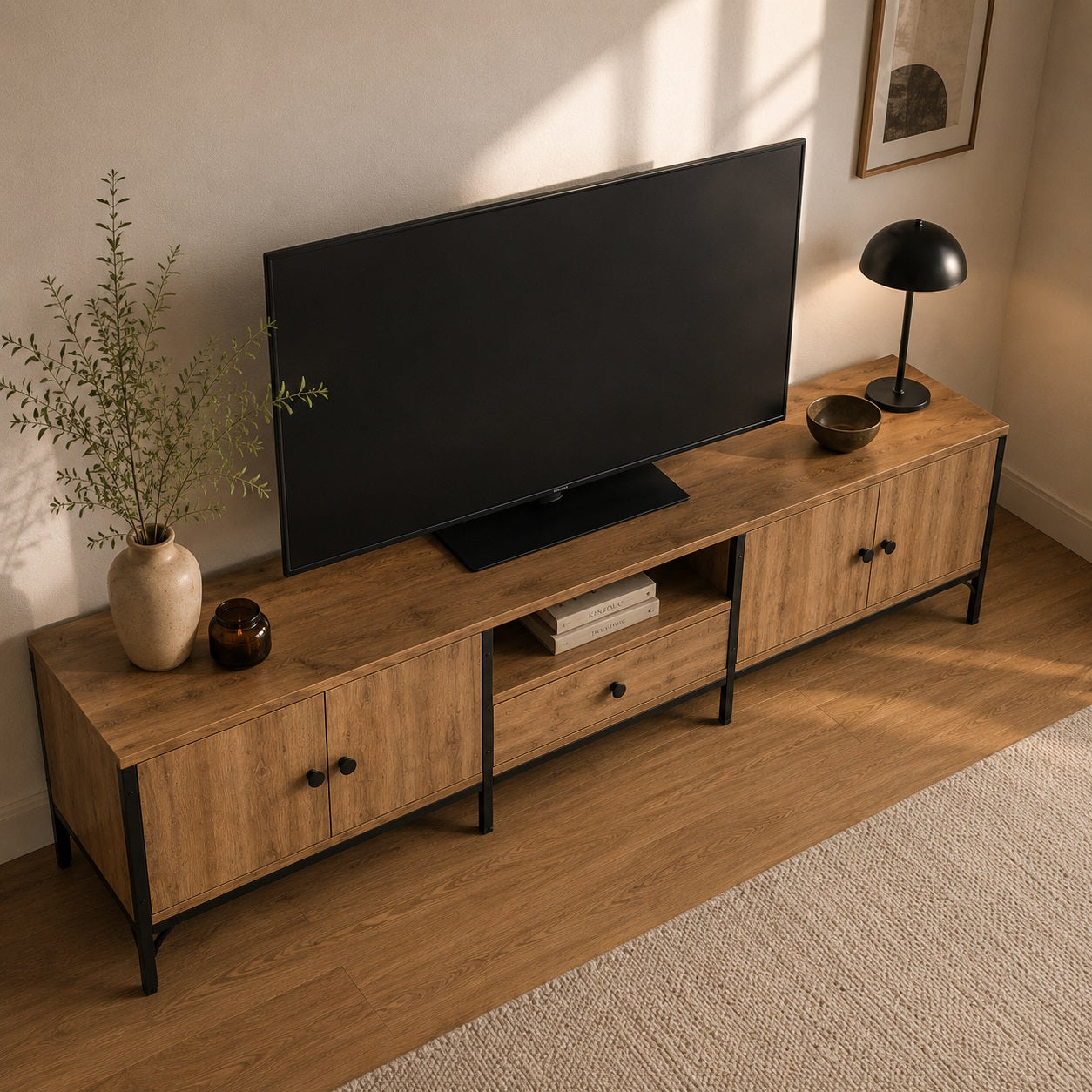 Vue plongeante d’un meuble TV en bois avec rangement dans un intérieur élégant