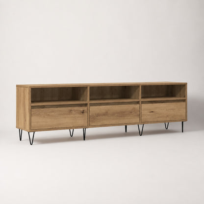 Meuble TV en bois avec rangement, finition chêne artisanal et portes abattantes pour un salon élégant.