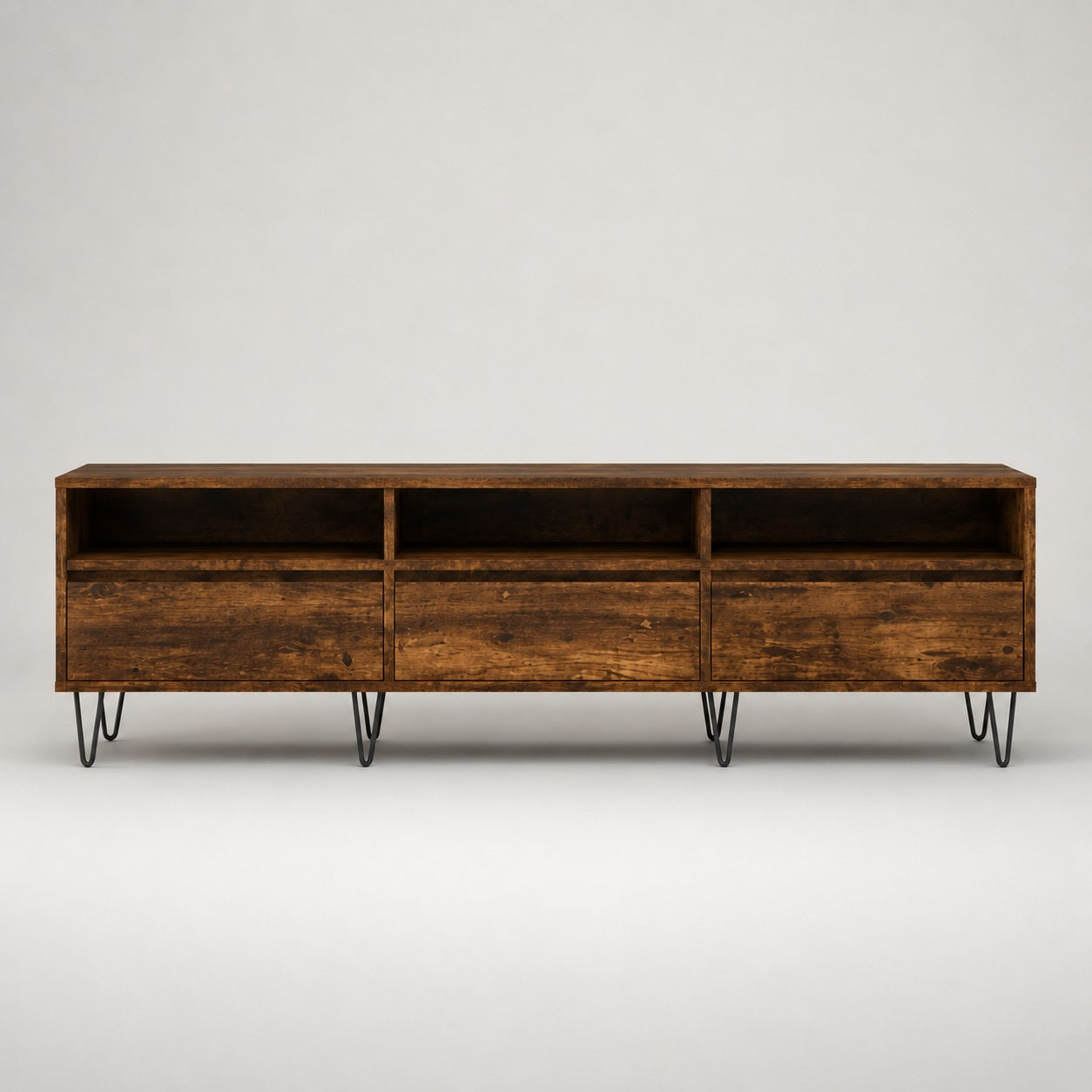 Meuble TV en bois avec rangement, finition chêne fumé et trois compartiments pratiques.