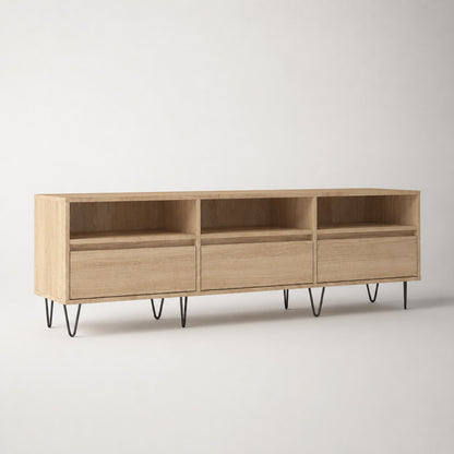 Meuble TV en bois avec rangement finition chêne sonoma, style épuré et pieds métal noirs.