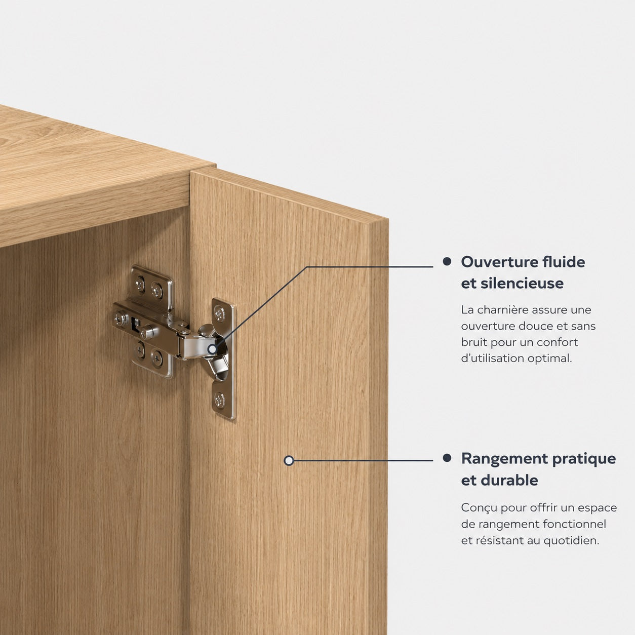 Détail d’un meuble TV en bois avec rangements, texture effet chêne et finitions soignées.