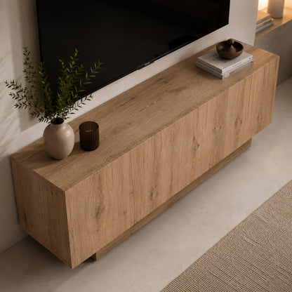 Vue plongeante d’un meuble TV en bois, meuble TV avec rangement spacieux et pratique.
