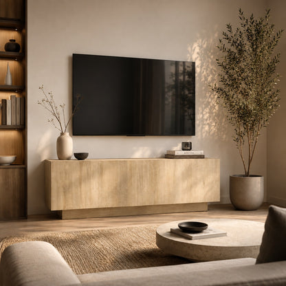 Meuble TV en bois chêne sonoma dans salon lumineux, meuble TV avec rangement fonctionnel.