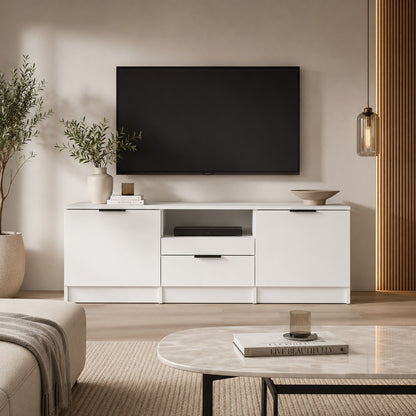 Meuble TV blanc avec rangement dans un salon moderne, idéal pour organiser appareils et accessoires
