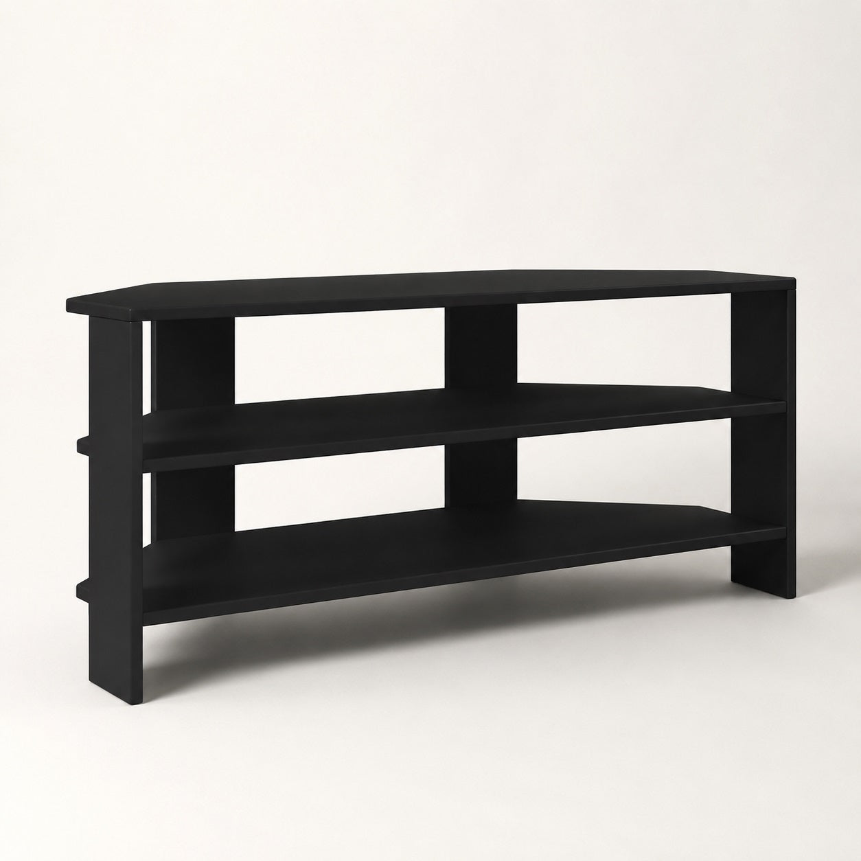 Meuble TV d'angle moderne noir avec design minimaliste et espaces de rangement ouverts pour salon élégant