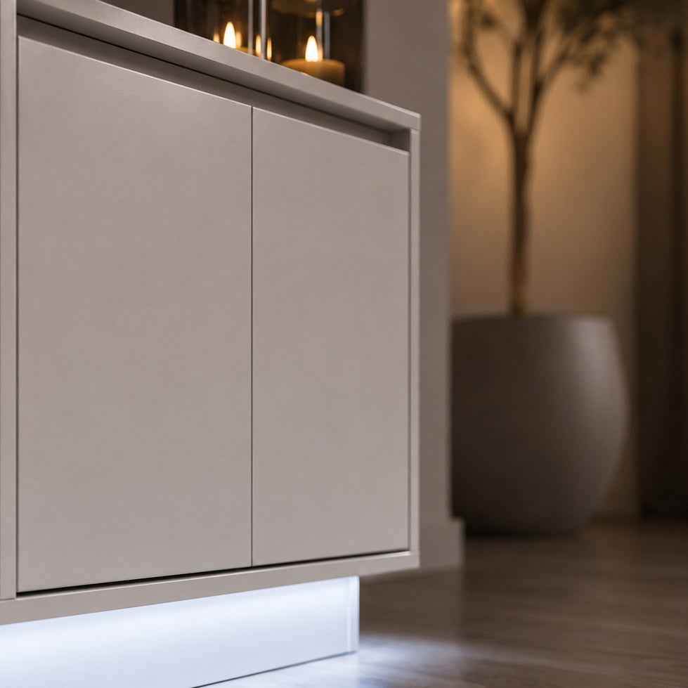Meuble tv moderne avec rangement portes et tiroirs pour salon organisé