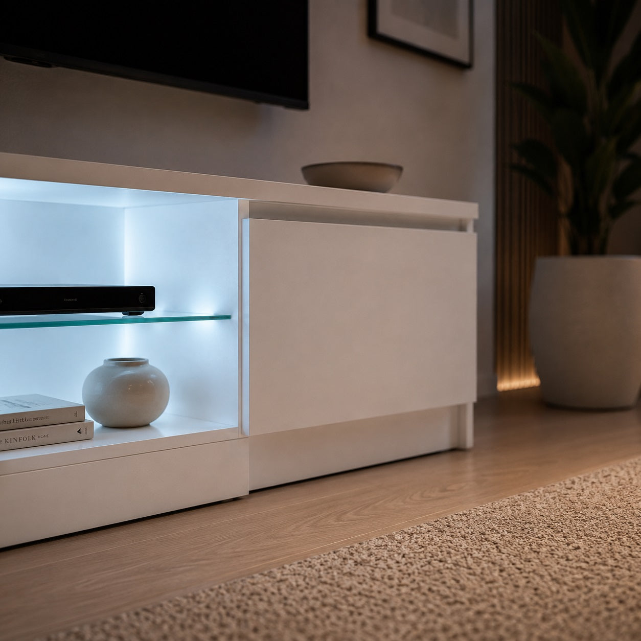 Meuble tv avec rangement LED blanc moderne pour salon design et épuré