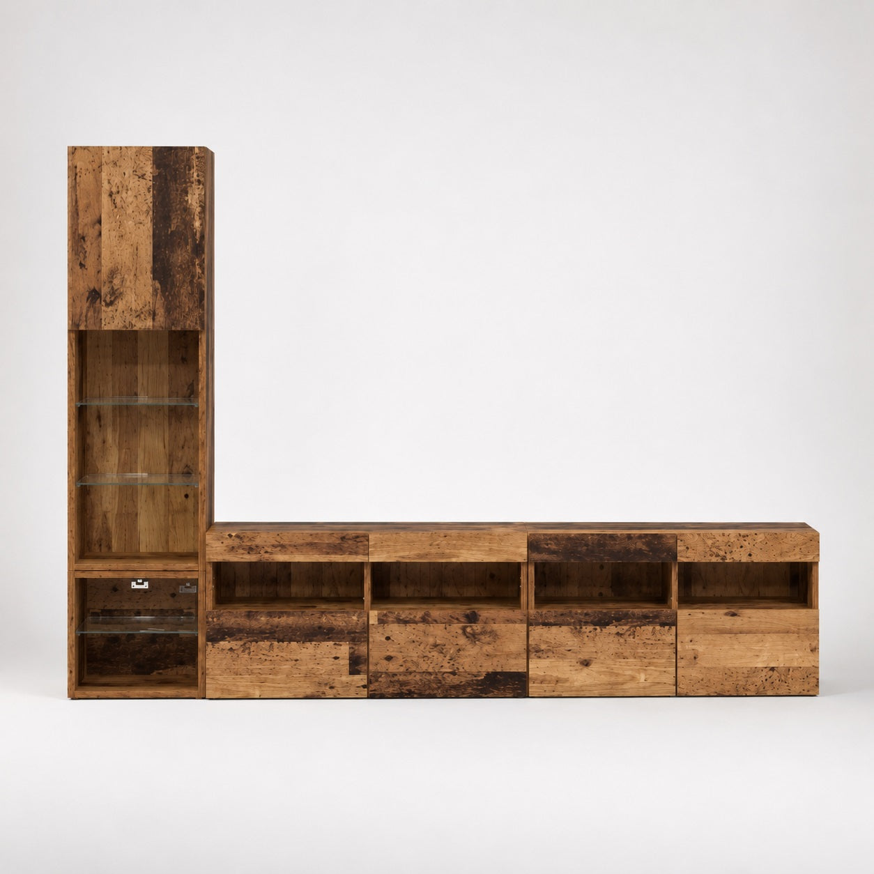 Meuble TV suspendu en bois finition vieux bois avec vitrine et grands rangements muraux design industriel