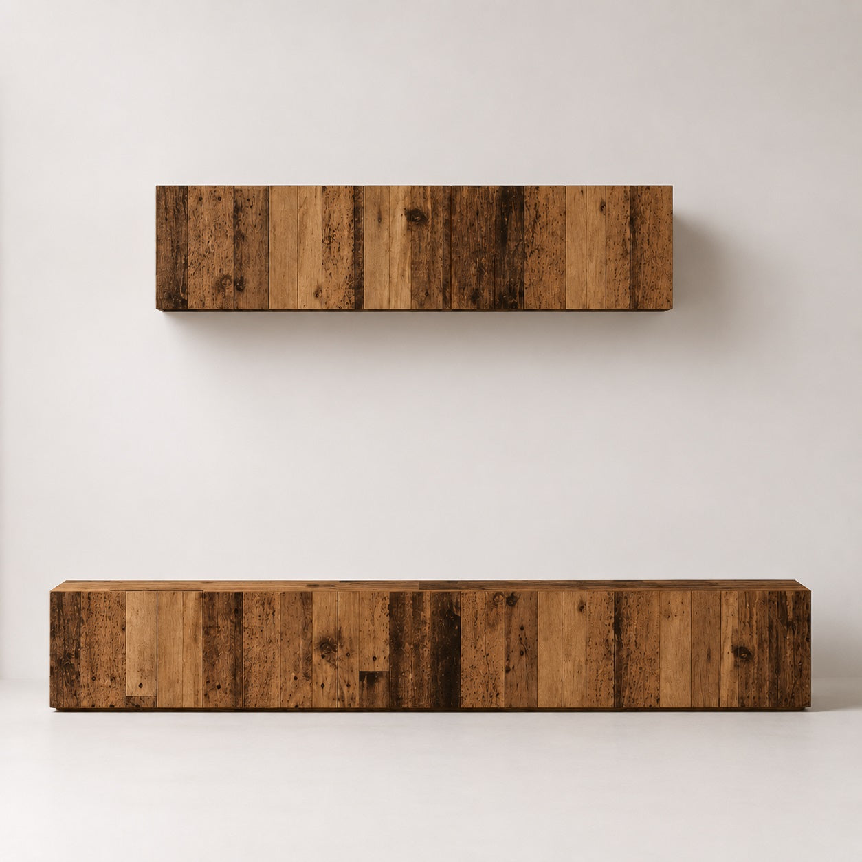 Meuble TV suspendus en bois effet vieux bois, design mural moderne et rangements discrets pour salon