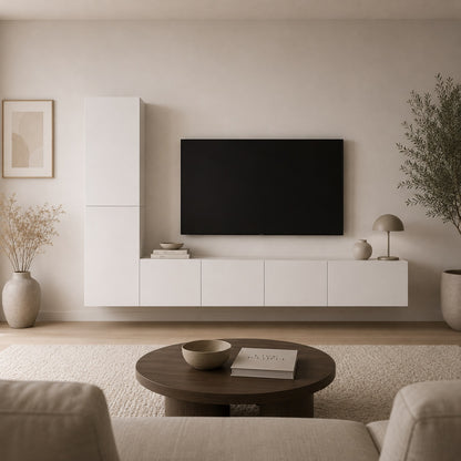 Meuble TV suspendus moderne blanc avec colonne intégrée dans un intérieur chaleureux et minimaliste