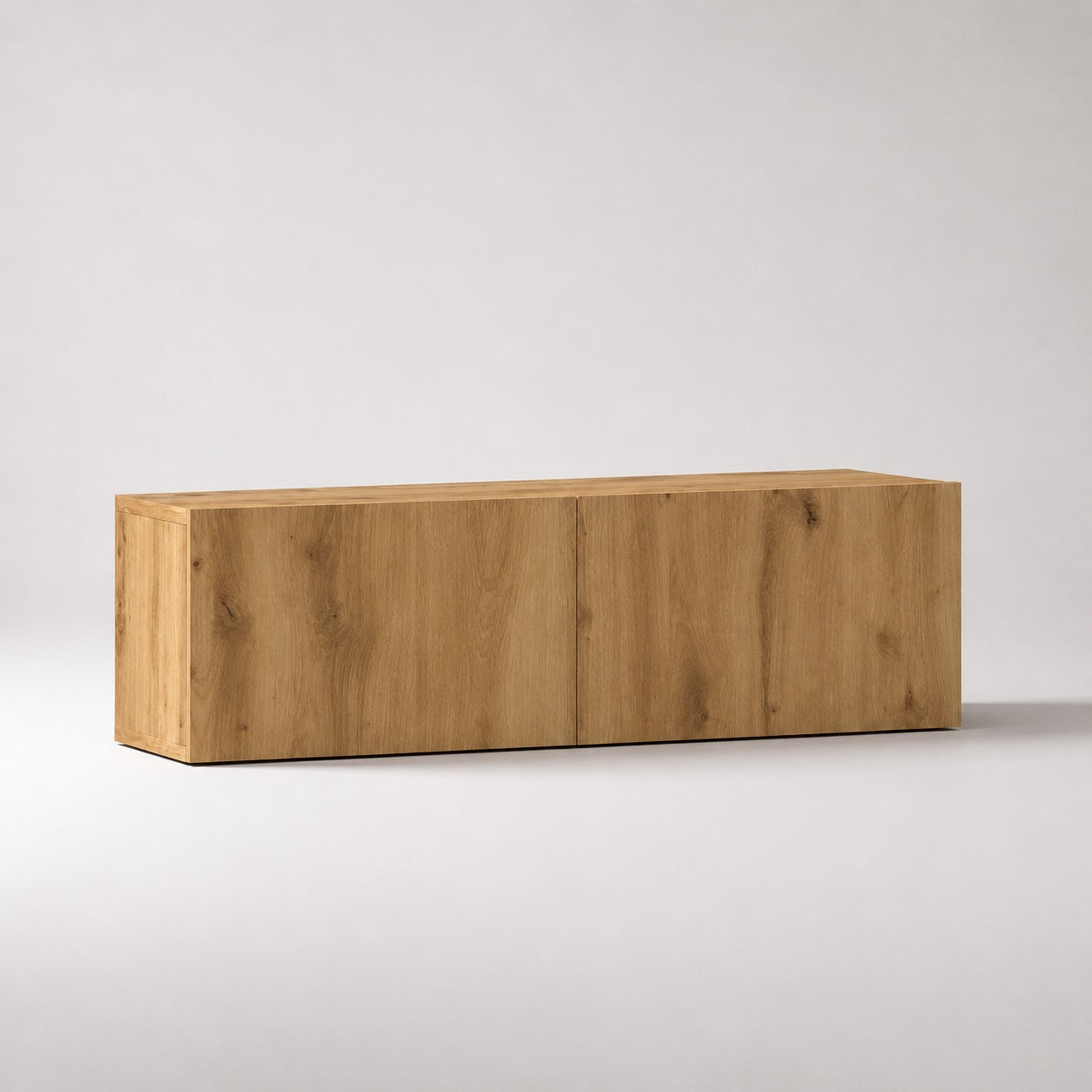 Module bas du meuble TV suspendus en bois avec portes discrètes et design minimaliste