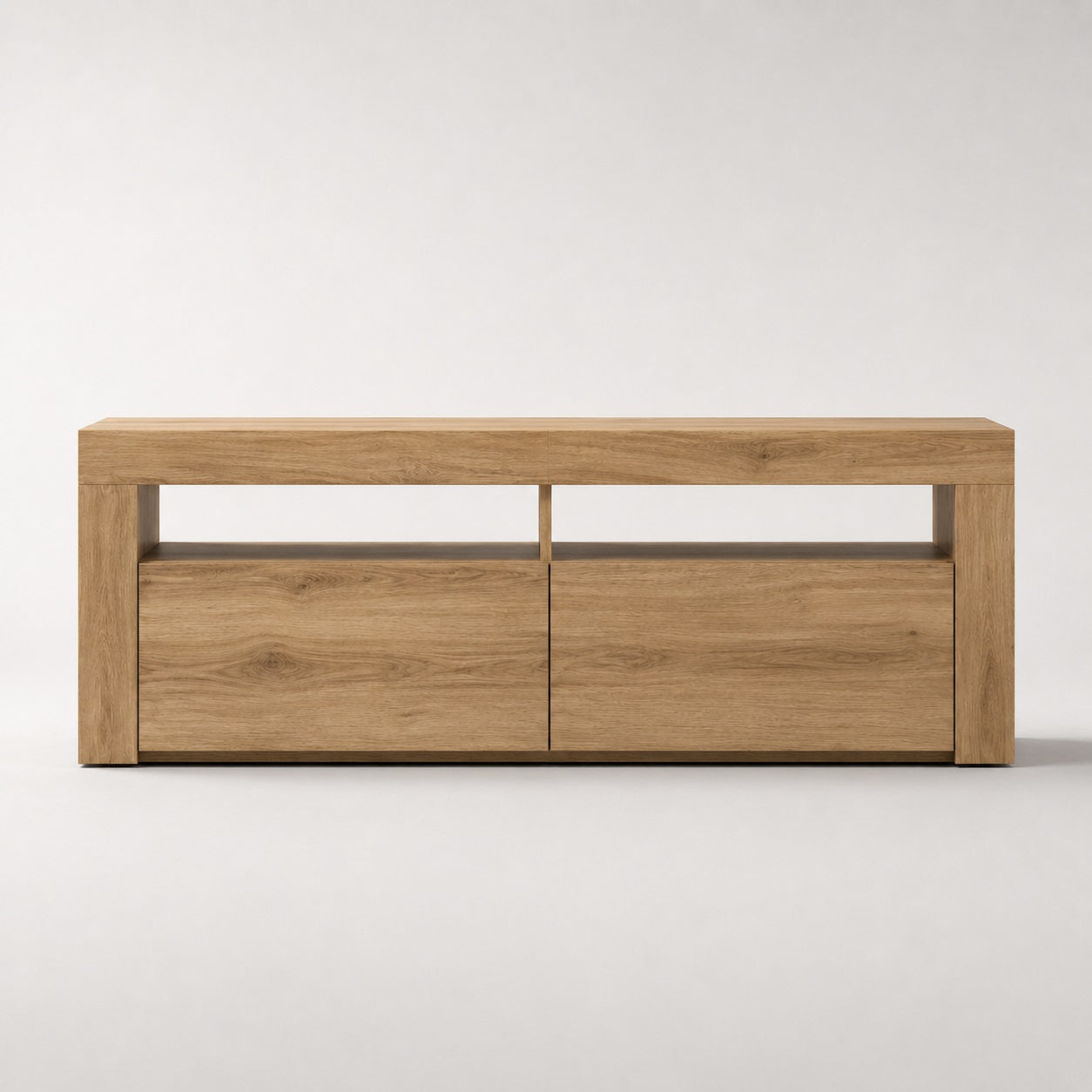 Meuble TV en bois chêne artisanal avec deux portes abattantes et design contemporain