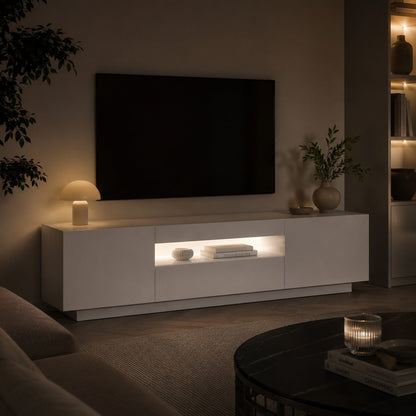 Meuble TV moderne avec rangement et LED blanche, ambiance chaleureuse et design contemporain épuré.