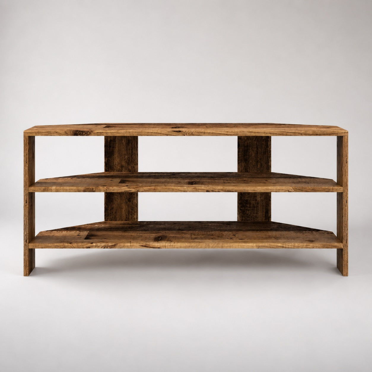 Meuble TV d'angle en bois vieux bois avec trois niveaux de rangement ouverts et robustes